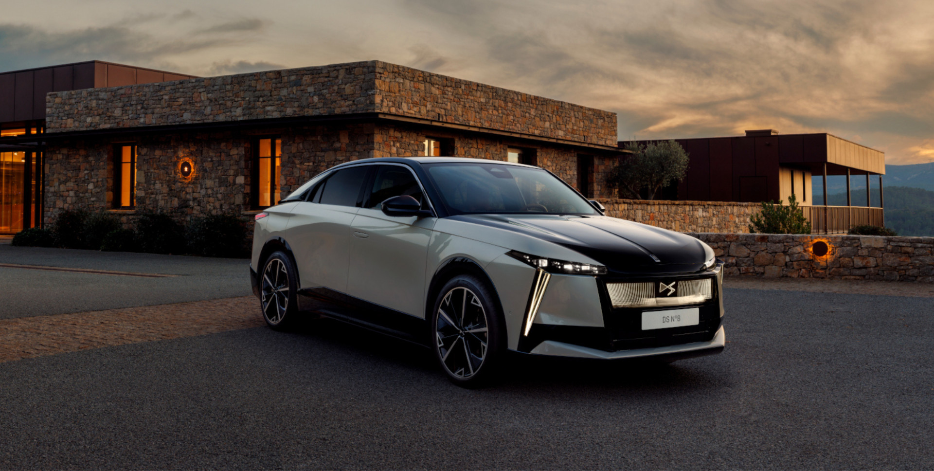 DS N°8 Exclusive Personal Contract Purchase Offer