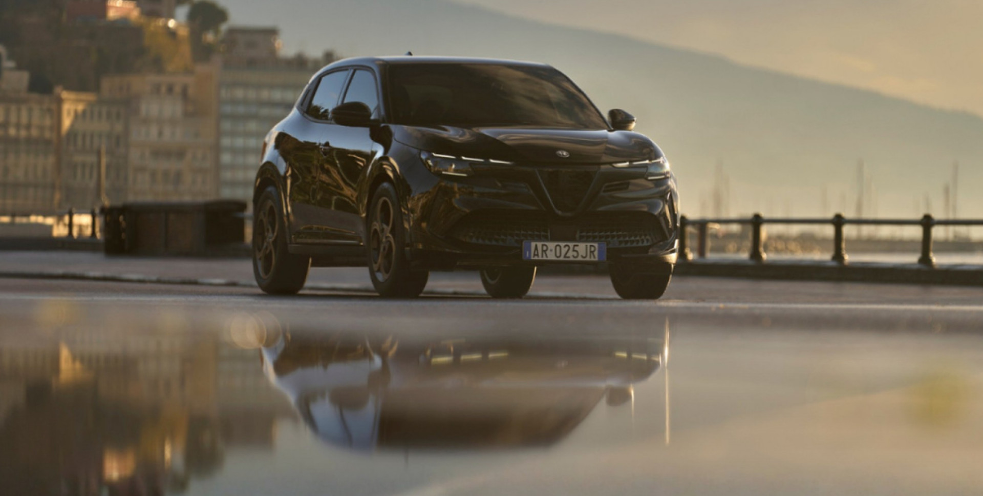 £229* Per Month - 0% APR - Alfa Romeo Junior Ibrida