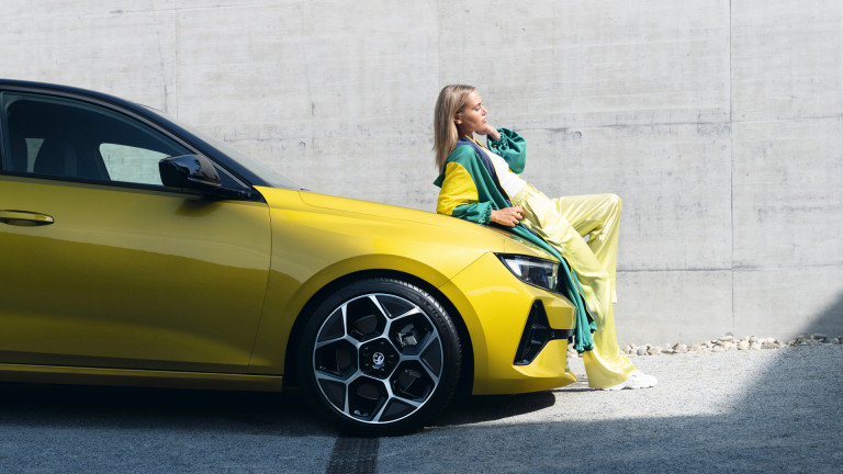 VAUXHALL USED VEHICLES visual data 4