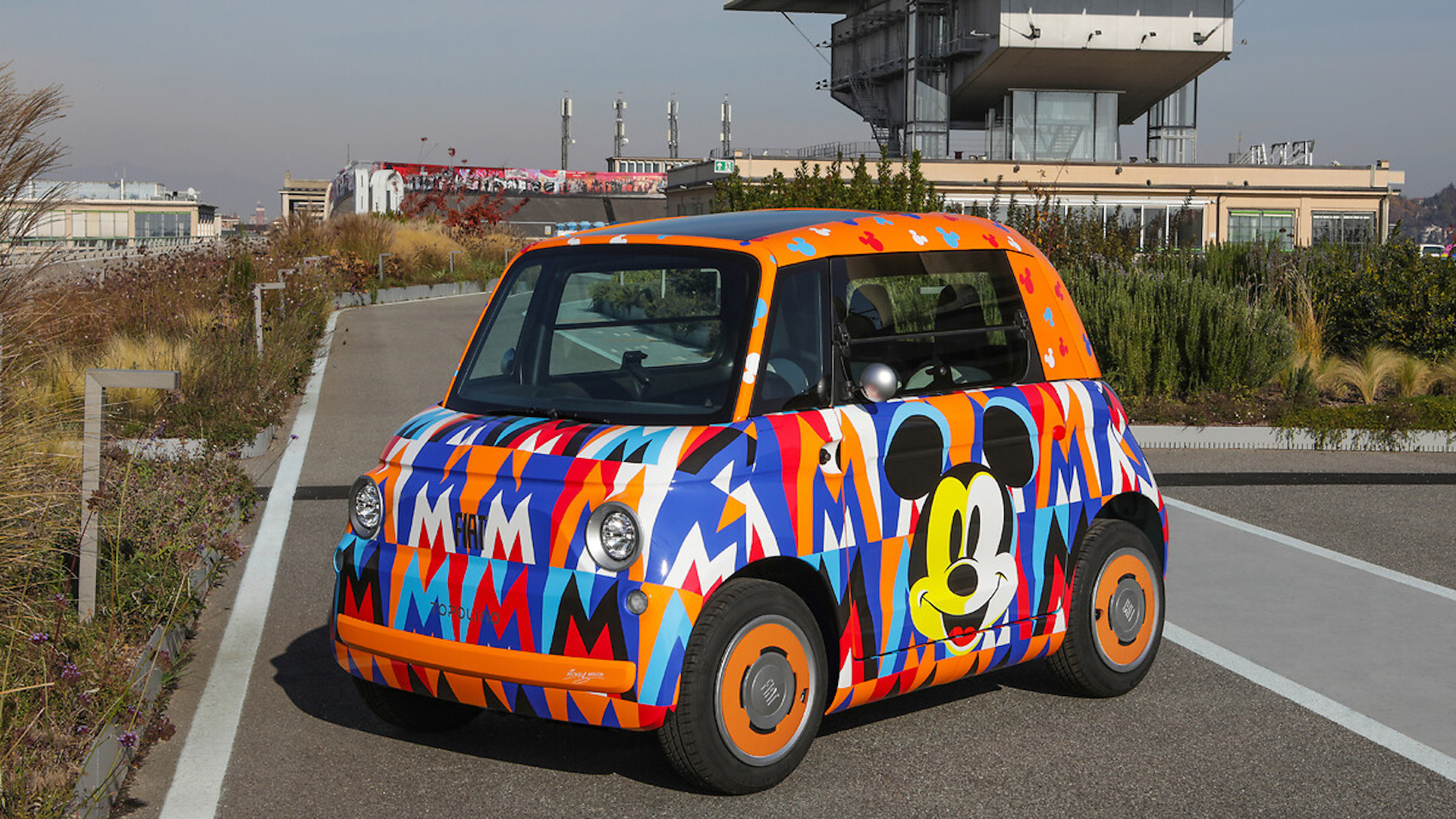 La Dolce Vita Meets The American Dream: FIAT Debuts The Fiat 500e For North America