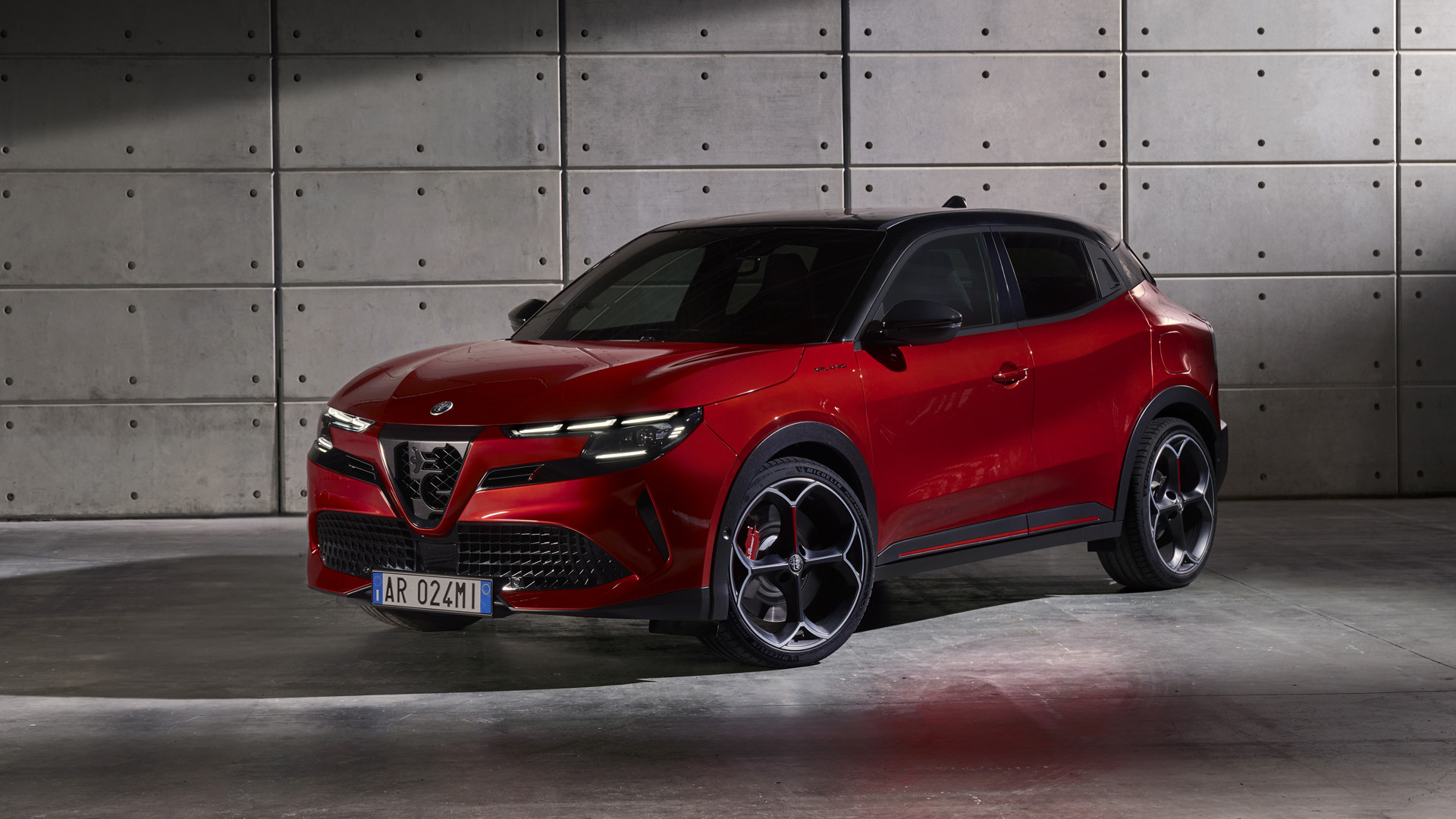 New Alfa Romeo JUNIOR: Sportiness Goes Compact