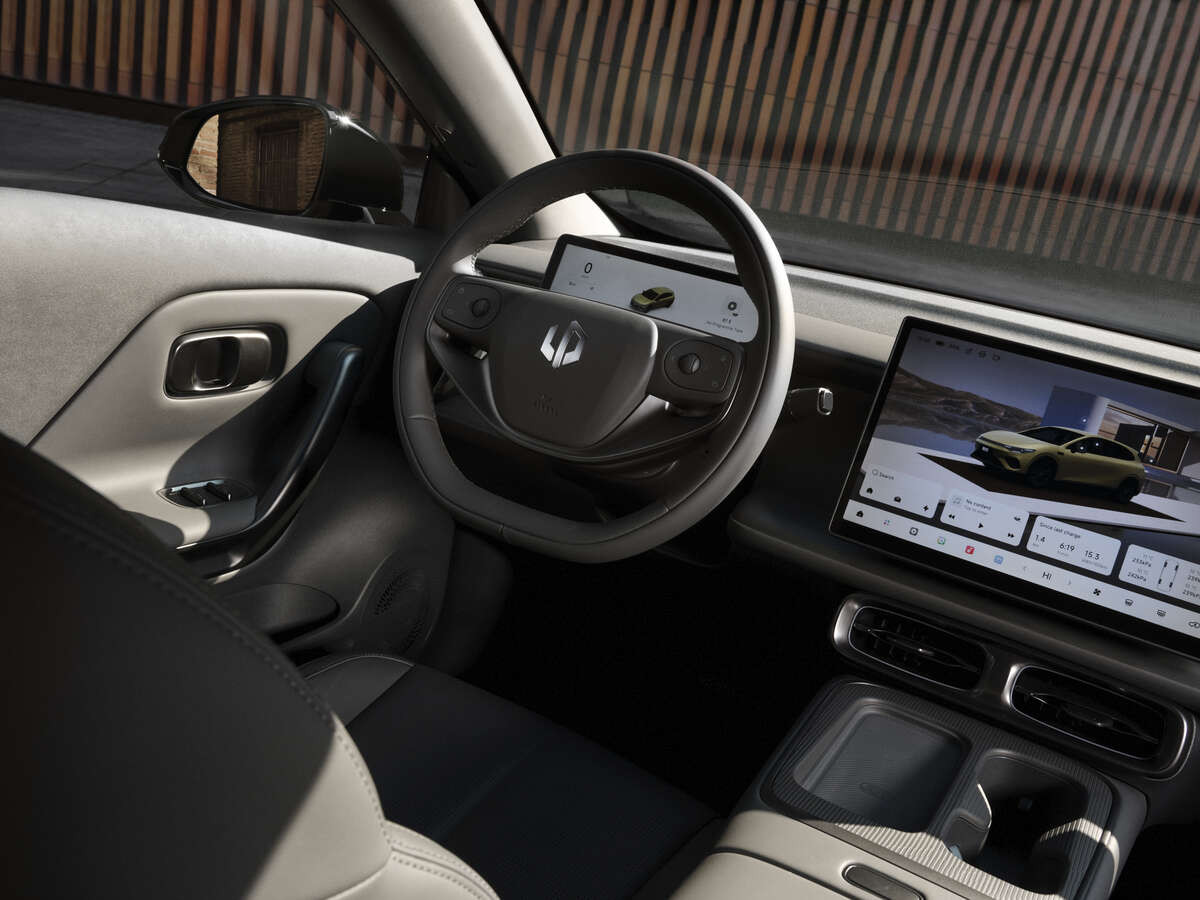Leapmotor Reveals £28,995 Retail Price for Dynamic New B05 Hatchback