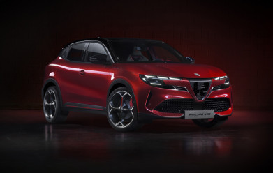 New Alfa Romeo JUNIOR: Sportiness Goes Compact
