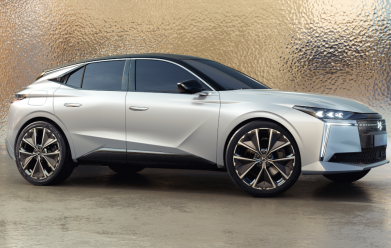 The New DS N°4 Avant-Garde Excellence
