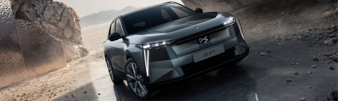 DS N°7: First Class SUV