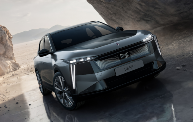 DS N°7: First Class SUV